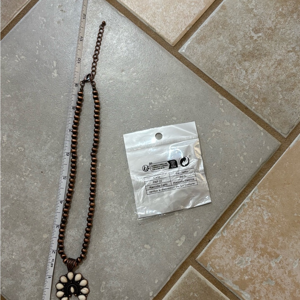 💥2/$24 or 3/$30💥 Boho Western Chic Cream and Bronze Necklace. NWT - Picture 4 of 5